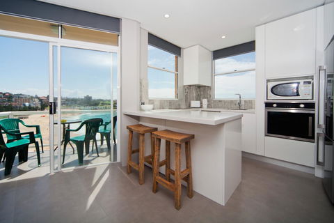 Gorgeous Coogee Views 2 Beds WT21 - Accommodation Burleigh 3