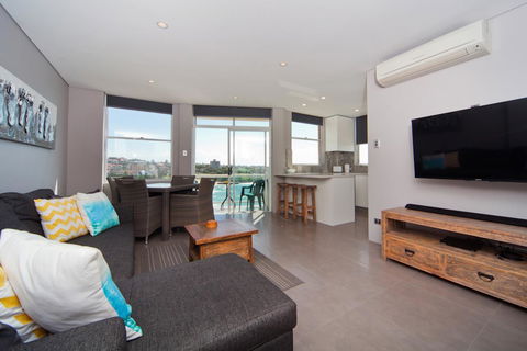 Gorgeous Coogee Views 2 Beds WT21 - Accommodation Burleigh 0