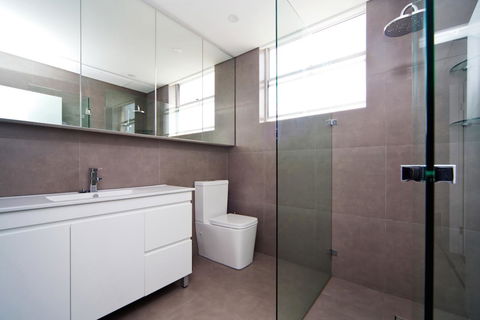 Gorgeous Coogee Views 2 Beds WT21 - Accommodation Burleigh 11
