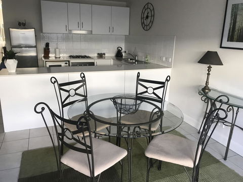 Travers Street Apartment - Accommodation Burleigh 4