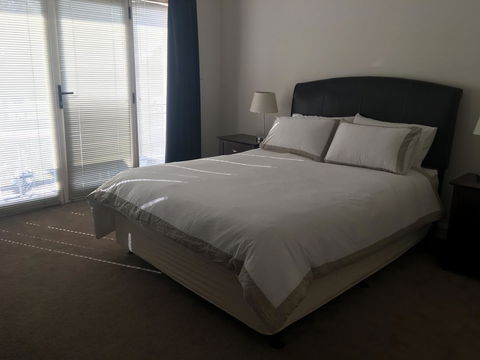 Travers Street Apartment - Accommodation Burleigh 2