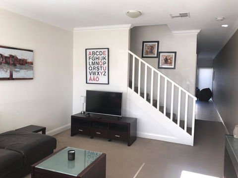 Travers Street Apartment - Accommodation Burleigh 6