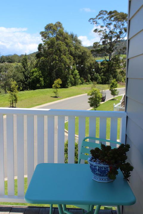 Red Waratah - Accommodation Burleigh 1