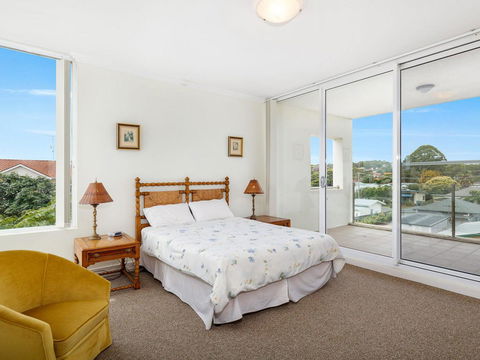 Regatta 13 - Accommodation Burleigh 7