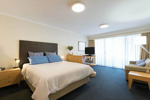 Grande Esplanade Studio - Accommodation Burleigh 1