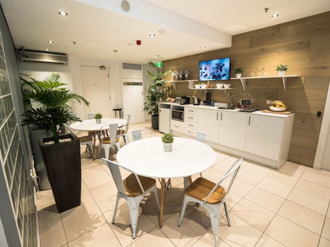 Crown Hotel Surry Hills - Accommodation Burleigh 6