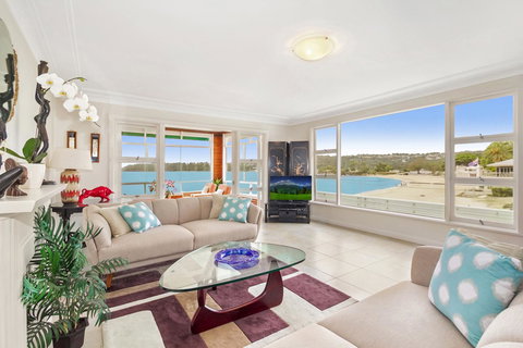 The Oriana - Accommodation Burleigh 2