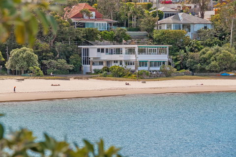 The Oriana - Accommodation Burleigh 0