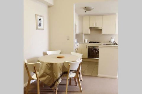 Kent CBD Apartment - Accommodation Burleigh 9