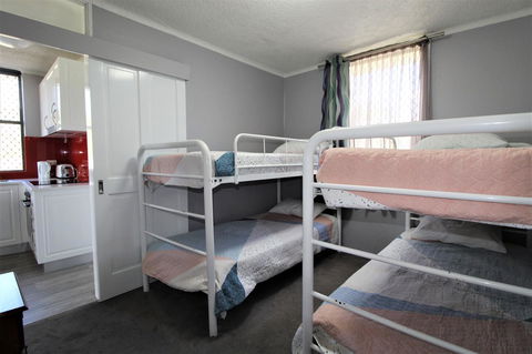 Beachfront 3, 25 Willow Street - Accommodation Burleigh 10