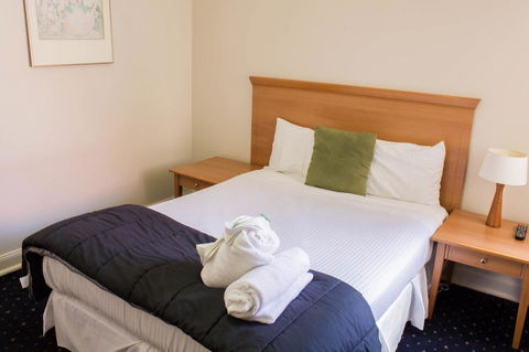 Gardners Inn Hotel - Accommodation Burleigh 26