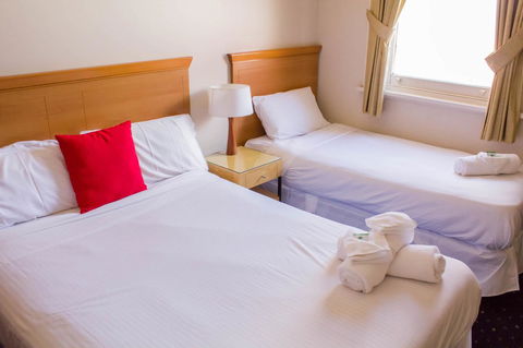 Gardners Inn Hotel - Accommodation Burleigh 1