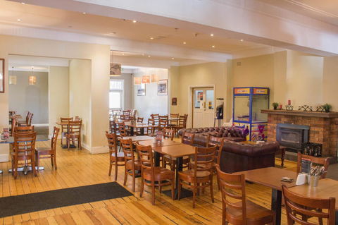 Gardners Inn Hotel - Accommodation Burleigh 6