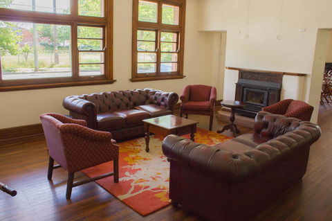 Gardners Inn Hotel - Accommodation Burleigh 10