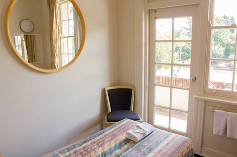 Gardners Inn Hotel - Accommodation Burleigh 40