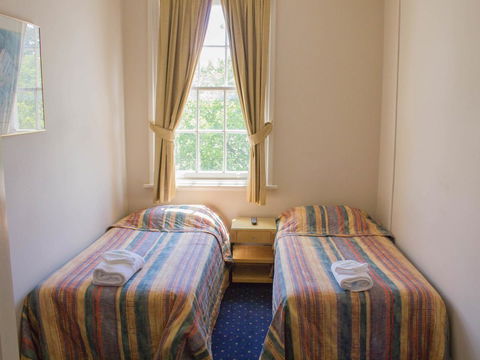 Gardners Inn Hotel - Accommodation Burleigh 38