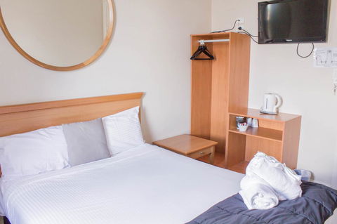 Gardners Inn Hotel - Accommodation Burleigh 29