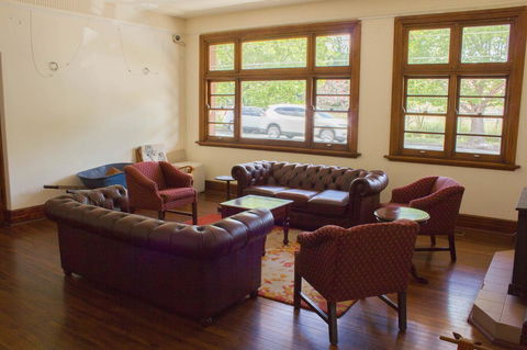 Gardners Inn Hotel - Accommodation Burleigh 11
