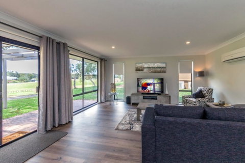 Horizons Retreat & Golf, Villa 133 - Accommodation Burleigh 2