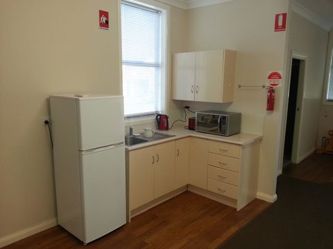 The Old Saddlery - Accommodation Burleigh 9