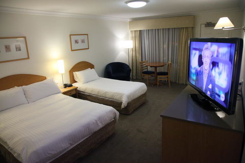 Carlyle Suites & Apartments - Accommodation Burleigh 20