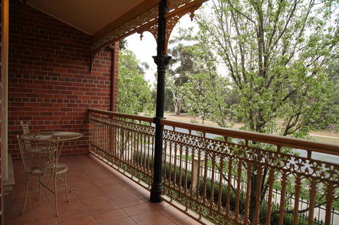 Carlyle Suites & Apartments - Accommodation Burleigh 16