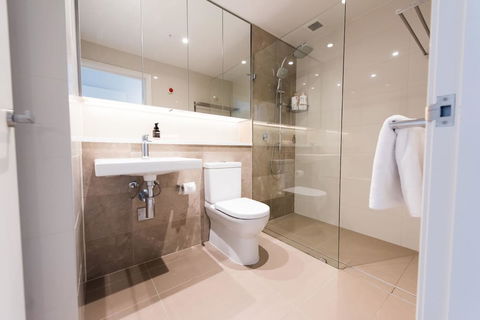 180Â° Water View Three Bedroom (wooden Furniture) - Accommodation Burleigh 27