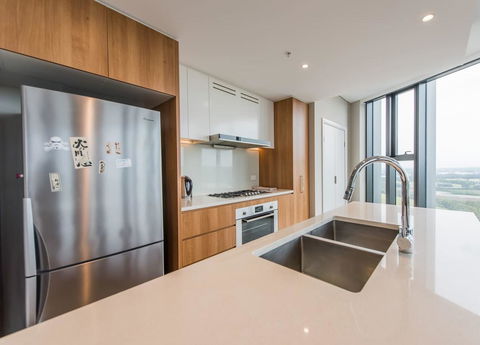 180Â° Water View Three Bedroom (wooden Furniture) - Accommodation Burleigh 4