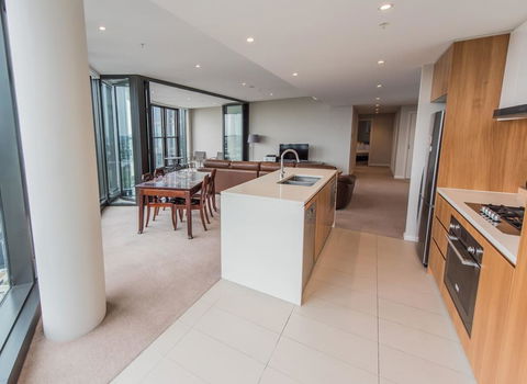 180Â° Water View Three Bedroom (wooden Furniture) - Accommodation Burleigh 25