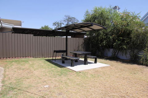 Tumut Apartments - Accommodation Burleigh 19
