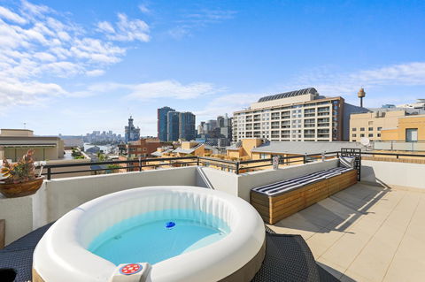 Darling Harbour Penthouse Views+Jacuzzi - Accommodation Burleigh 1