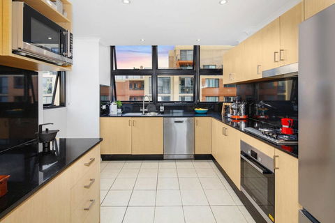 Darling Harbour Penthouse Views+Jacuzzi - Accommodation Burleigh 12
