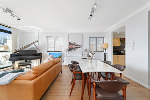 Darling Harbour Penthouse Views+Jacuzzi - Accommodation Burleigh 11