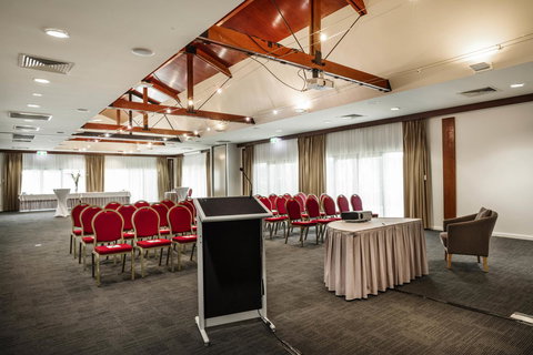 Mercure Darwin Airport Resort - Accommodation Burleigh 38