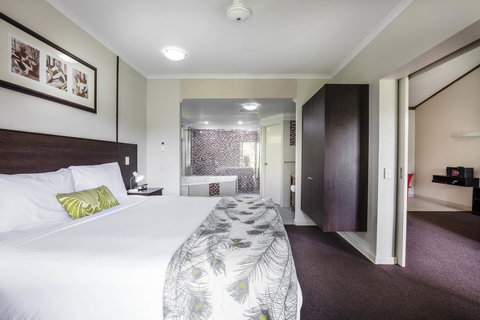 Mercure Darwin Airport Resort - Accommodation Burleigh 14