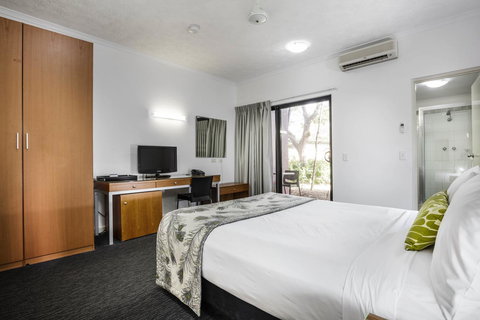 Mercure Darwin Airport Resort - Accommodation Burleigh 26