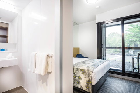 Mercure Darwin Airport Resort - Accommodation Burleigh 10