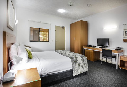 Mercure Darwin Airport Resort - Accommodation Burleigh 27