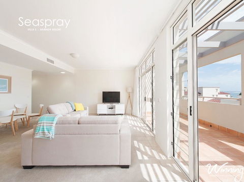 Seaspray Villa 5 - Accommodation Burleigh 11
