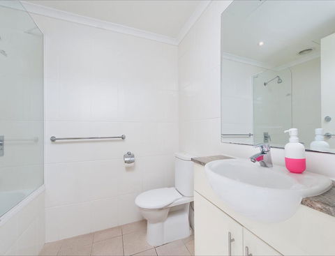 Seaspray Villa 5 - Accommodation Burleigh 8