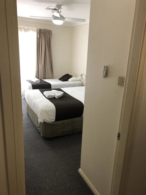 Beaches Serviced Apartments - Accommodation Burleigh 4