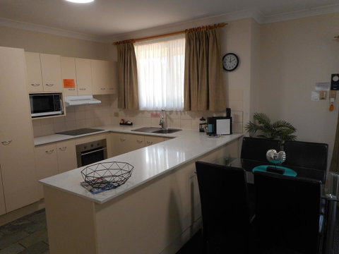 Beaches Serviced Apartments - Accommodation Burleigh 26