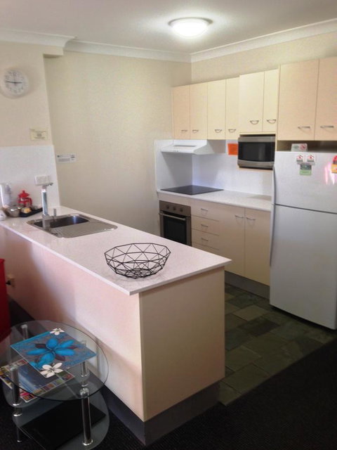 Beaches Serviced Apartments - Accommodation Burleigh 38