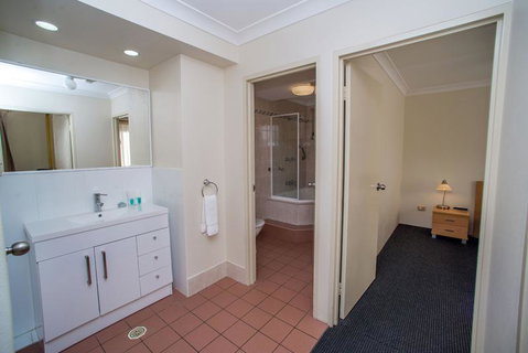 Beaches Serviced Apartments - Accommodation Burleigh 18