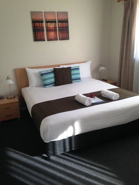 Beaches Serviced Apartments - Accommodation Burleigh 40