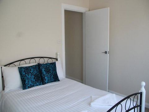 Beaches Serviced Apartments - Accommodation Burleigh 3