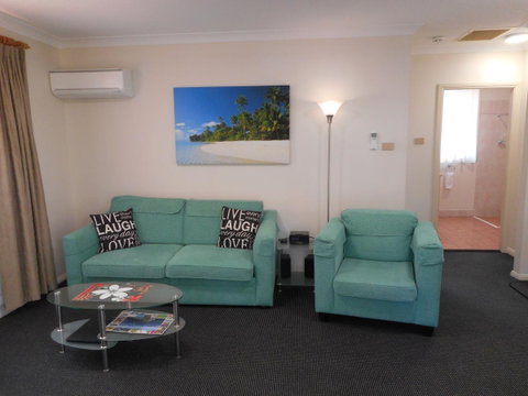 Beaches Serviced Apartments - Accommodation Burleigh 25