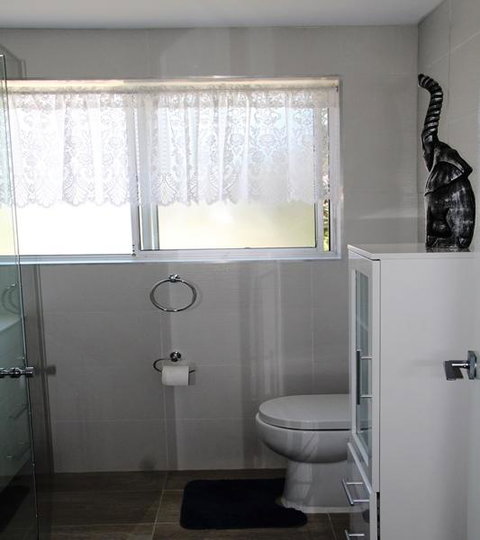 Beaches Serviced Apartments - Accommodation Burleigh 2