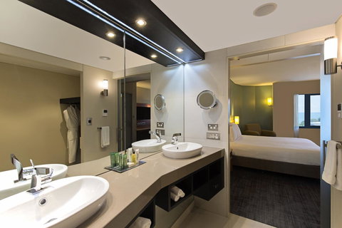 Hilton Darwin - Accommodation Burleigh 15
