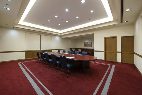 Hilton Darwin - Accommodation Burleigh 42